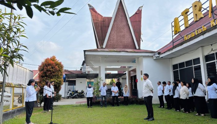 Perkuat Kedisiplinan Pegawai, Kantor Pertanahan Kabupaten Karo Laksanakan Apel Pagi