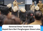 GENERASI EMAS TANAH KARO: BUPATI KARO BERI PENGHARGAAN SISWA LOLOS SMA UNGGULAN